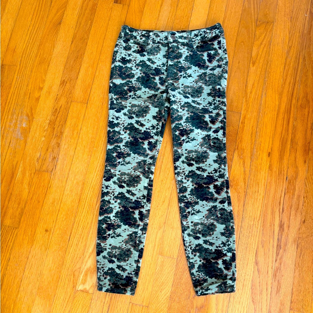 Anthropologie Pilcro corduroy pants in green camouflage size 27